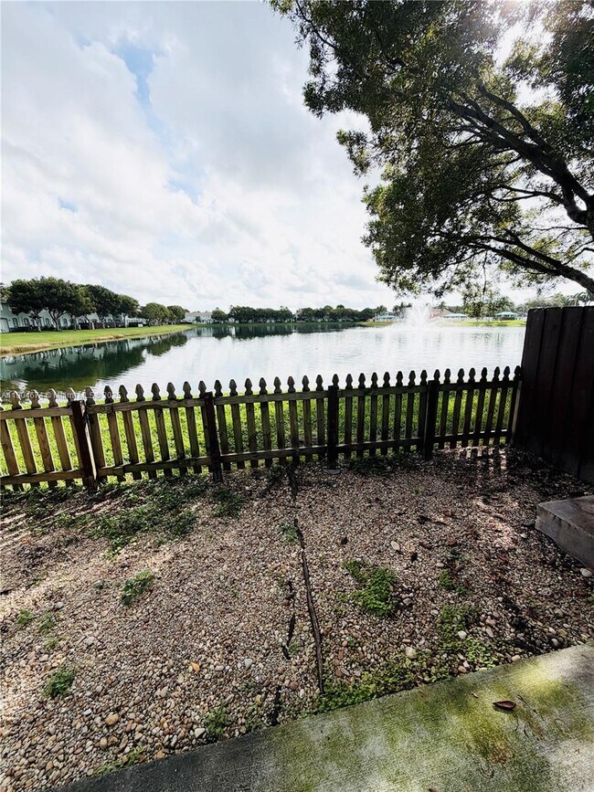 Building Photo - 2505 SE 14th Ave