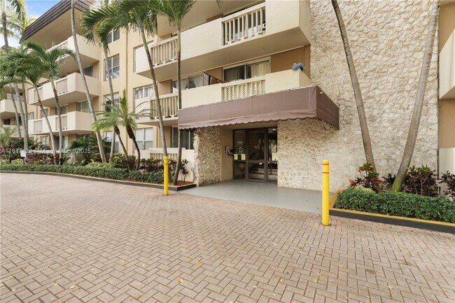 Building Photo - 1800 Sans Souci Blvd