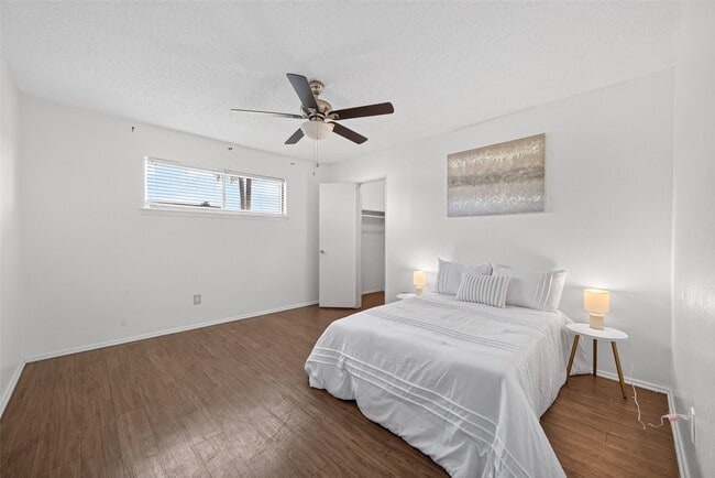Building Photo - 7714 Renwick Dr