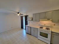 Building Photo - 1223 Lilac Ln