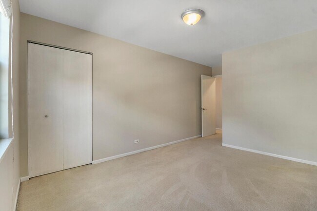 Building Photo - 407 Ballard Dr