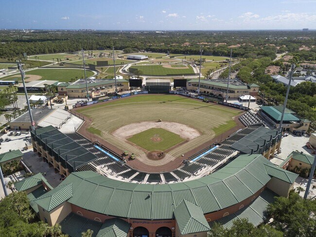 Building Photo - 353 S US Hwy 1