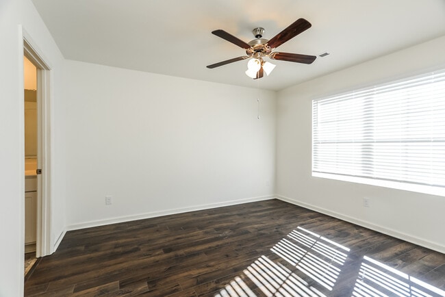 Building Photo - 7275 Timber Leaf Br