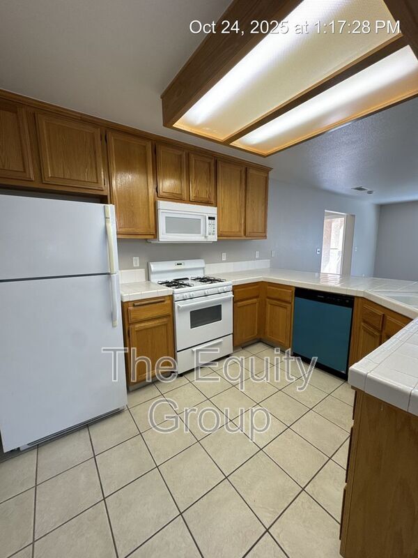 Building Photo - 2918 N Terrace St