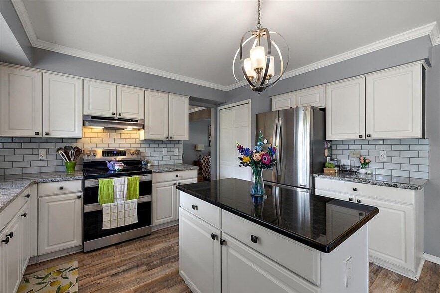 Building Photo - 42683 Wimbleton Way