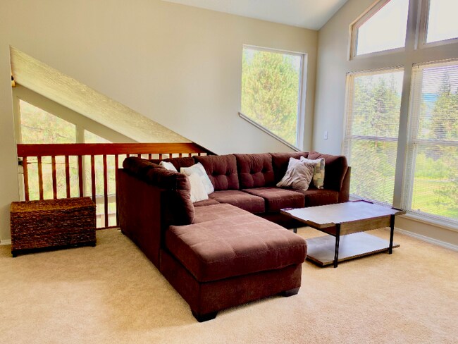Building Photo - 30 Tamarack Ct