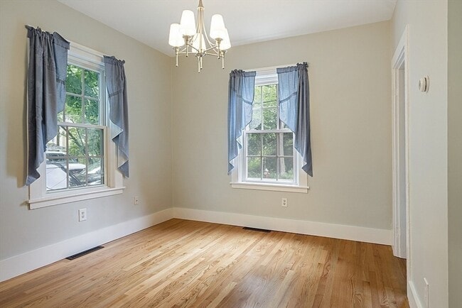 Building Photo - 21 Bedford Ct