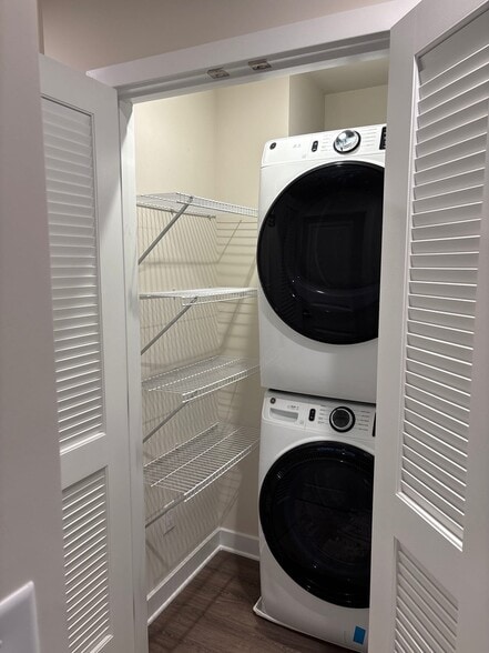 Building Photo - 711 Tambor Rd