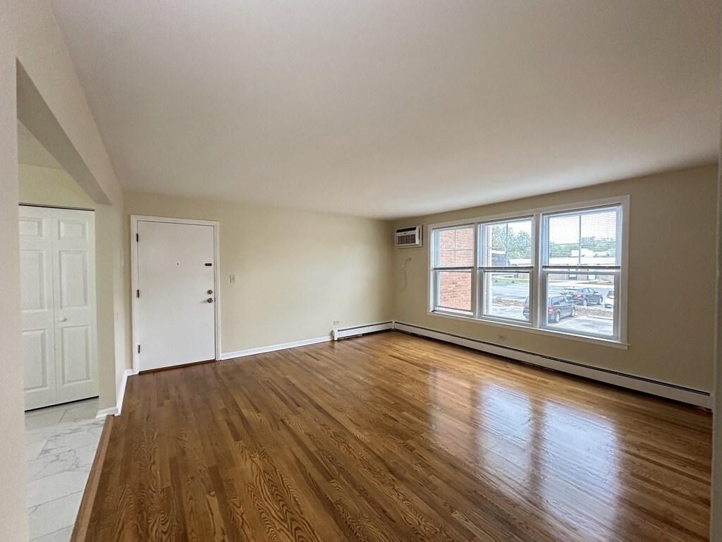 Building Photo - 630 Lincoln Ave