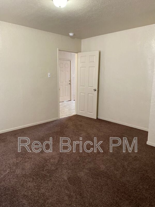 Building Photo - 489 Cedar Ave