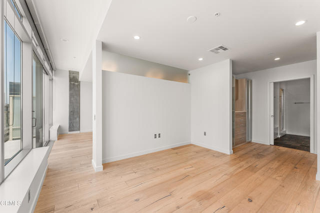 Building Photo - 1155 S Grand Ave