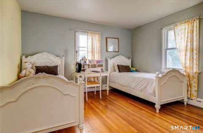 Building Photo - 127 Englewood Ave