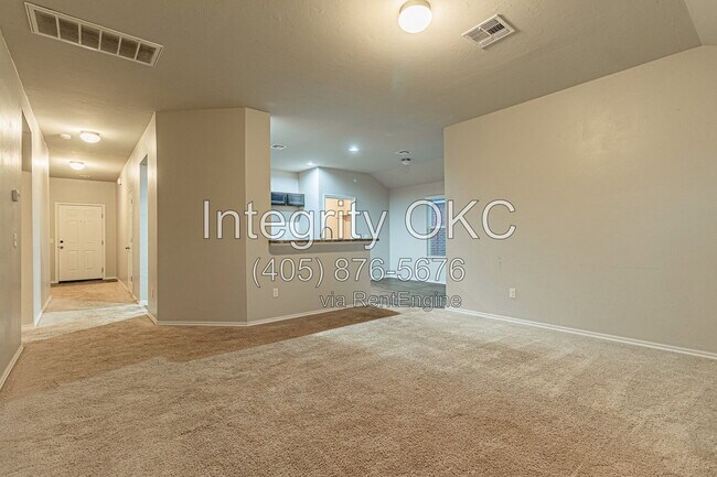Building Photo - 13233 Bridgewater Dr
