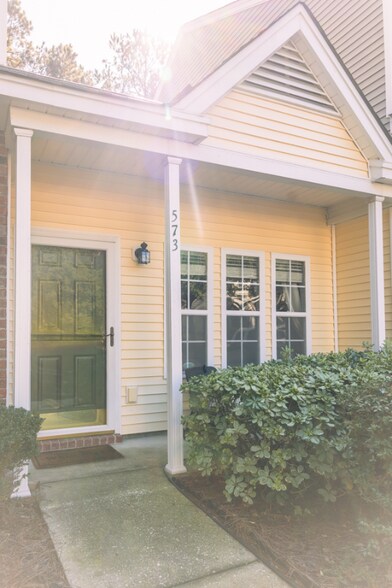 Primary Photo - 573 Taryn Dr