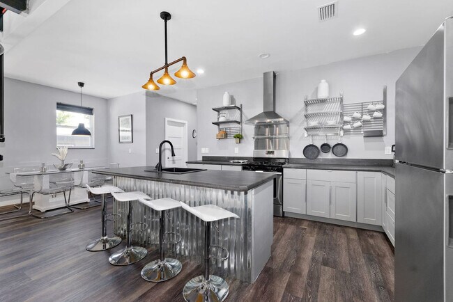 Building Photo - 52 Florida Ave