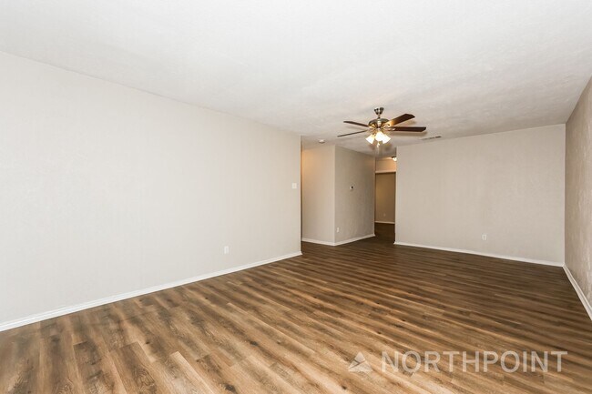 Building Photo - 4 BR/2BA | Newly Renovated Single Family Home | Covered Patio  | Fenced backyard!