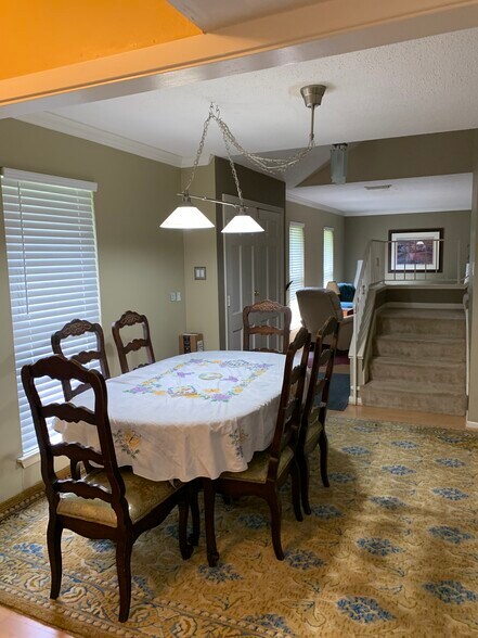 Building Photo - 2118 Flat Creek Dr