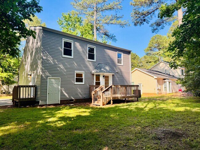 Building Photo - Charming & Spacious 3-Bedroom Home Just Mi...