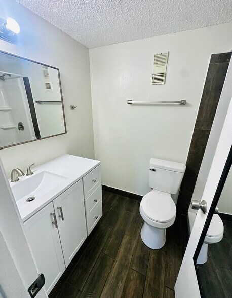 Building Photo - 1504 Virginia Ave