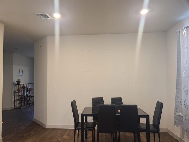 Building Photo - 3117 Armidale Dr