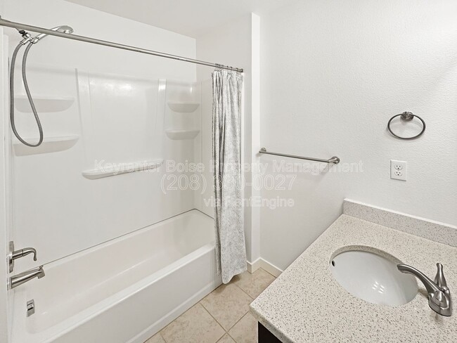 Building Photo - 8721 W Pine Valley Ln