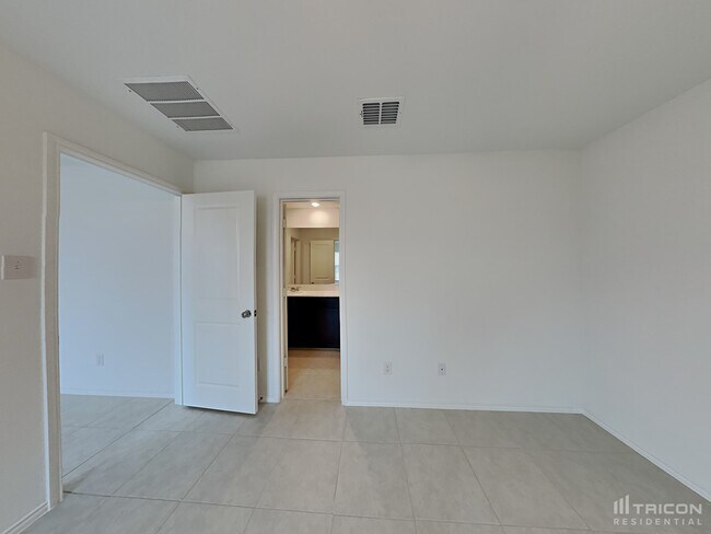 Building Photo - 6328 Bristolwood Dr
