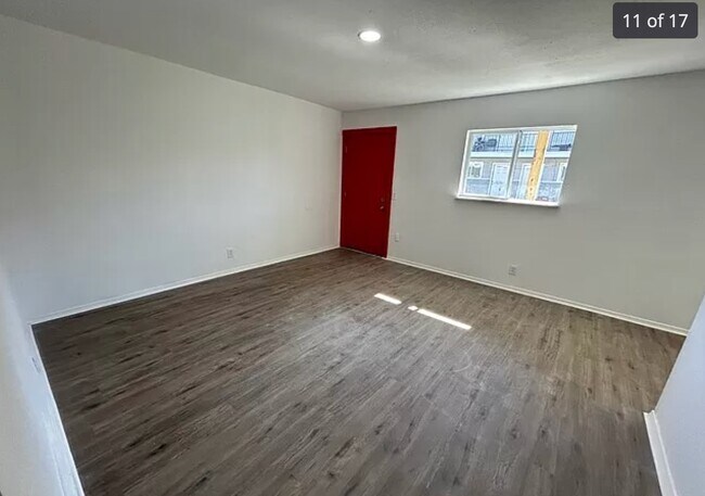 Building Photo - 2807 Observation Dr