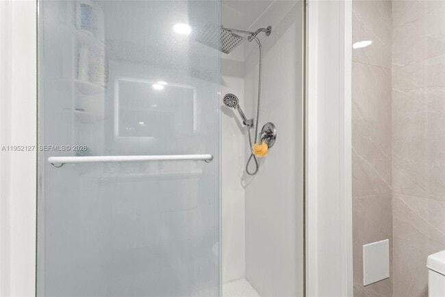 Building Photo - 18031 Biscayne Blvd