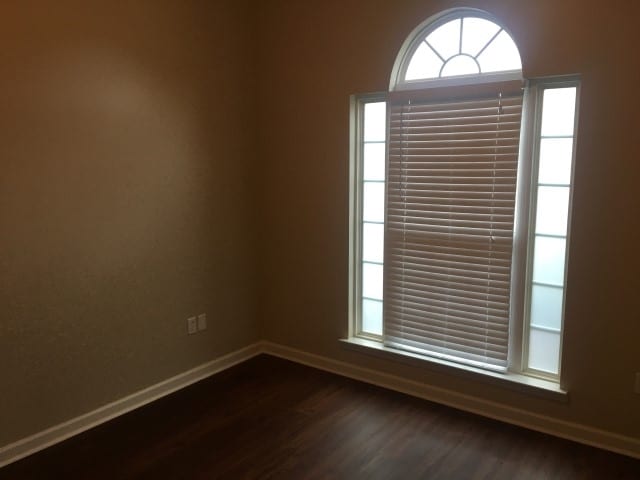 Building Photo - 147 Arbor Village Dr