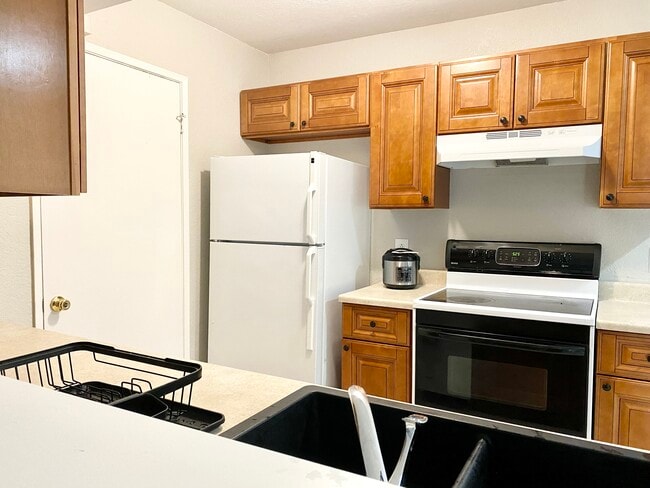 Building Photo - 211 Mission Laguna Ln