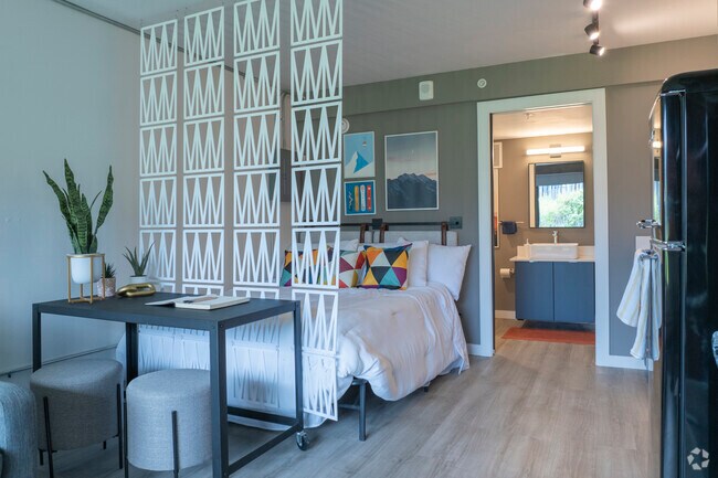 Interior Photo - River Roost