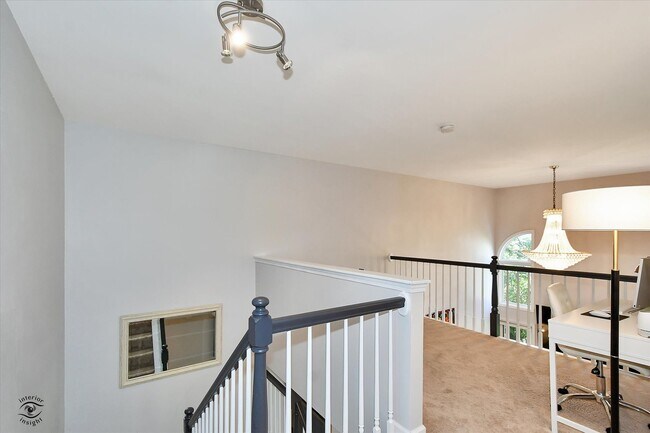 Building Photo - 17323 Lakebrook Dr