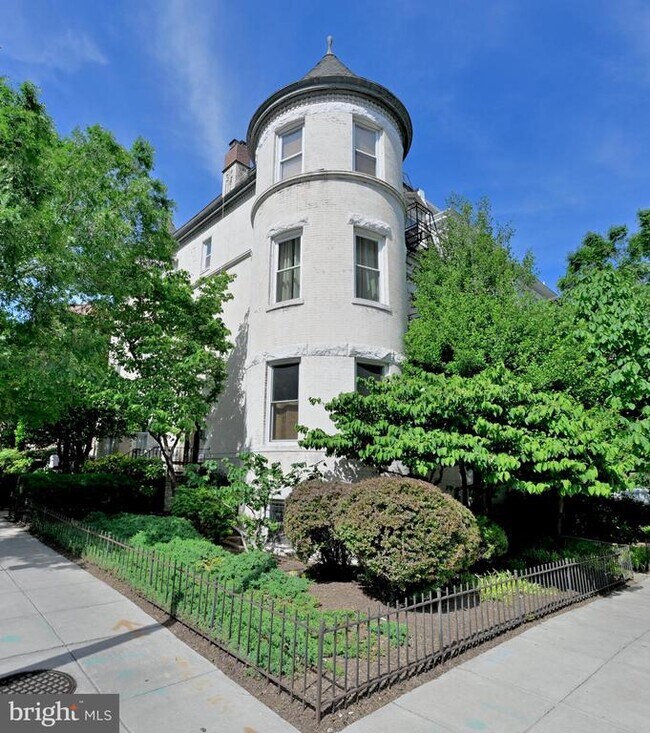 Primary Photo - 1933 S St NW