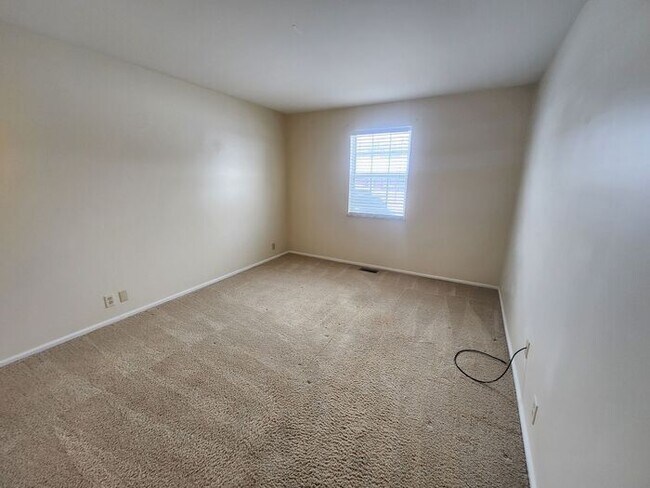 Building Photo - $99 Mother's Day Special - Large 3 Bedroom, 2 Baths and *Pets Welcome!!!