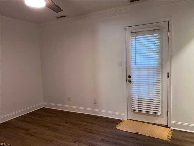 Building Photo - 947 Wildwood Square Ct