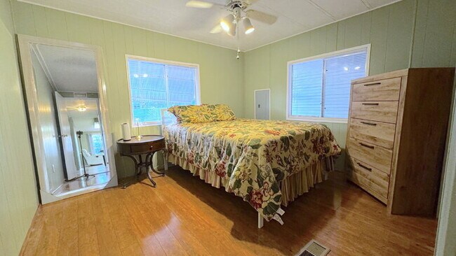 Building Photo - 5638 James Dr