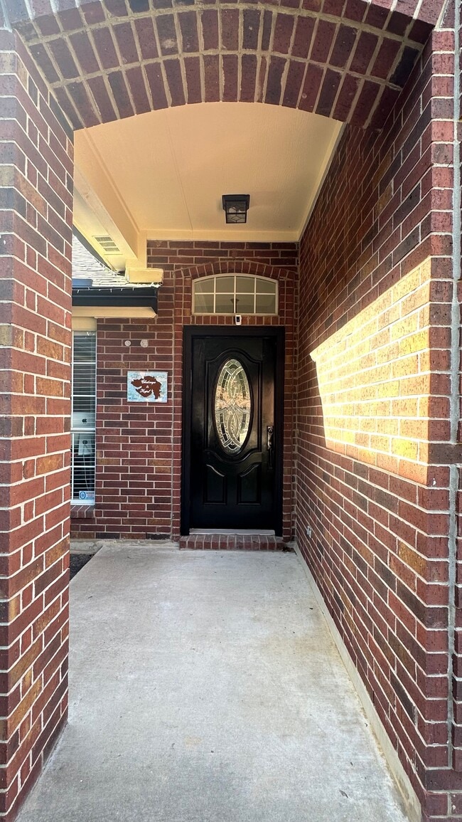 Building Photo - 2310 Falcon Dr