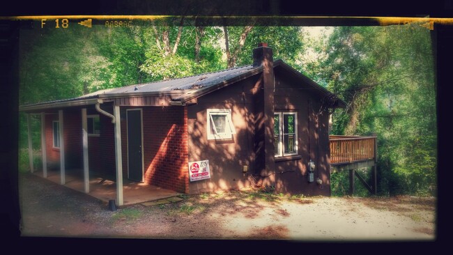 Building Photo - Cute 2BD/1BA House in Cullowhee available ...