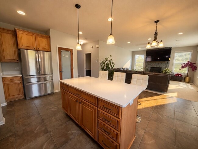 Building Photo - Rare executive rental in chanhassen! 5 beds no upgrade left behind!!!