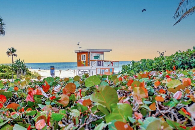 Building Photo - 4111 S Ocean Dr