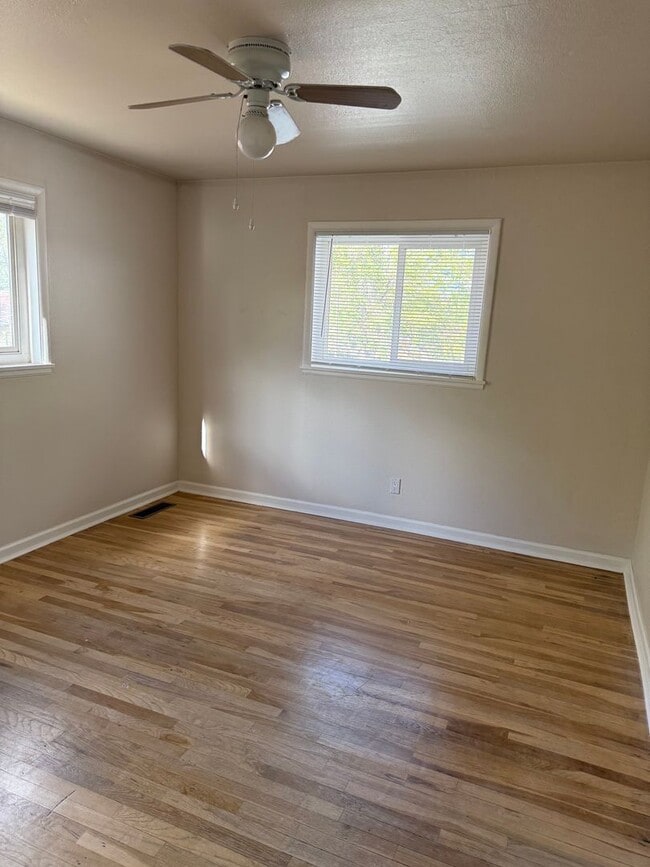 Building Photo - PERFECT STUDENT RESIDENCE