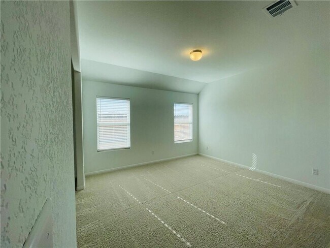 Building Photo - 2605 Bantry Rd