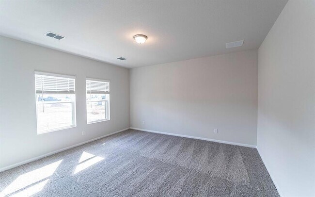 Building Photo - 141 Yellowstone Dr