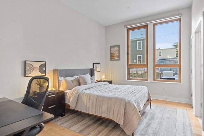 Building Photo - 240 Salem St