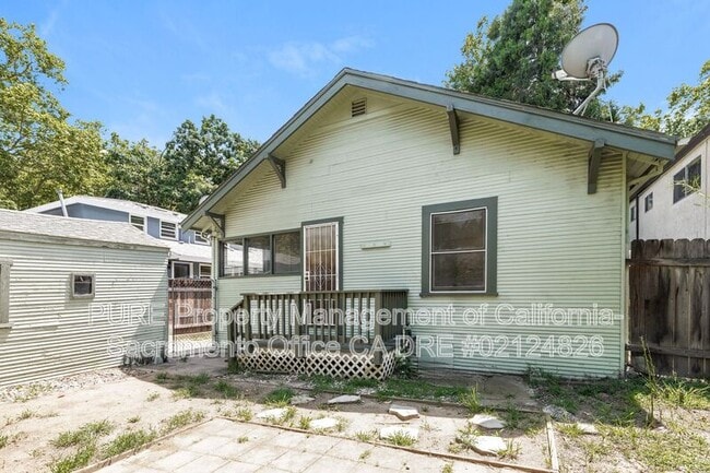 Building Photo - 2625 D St