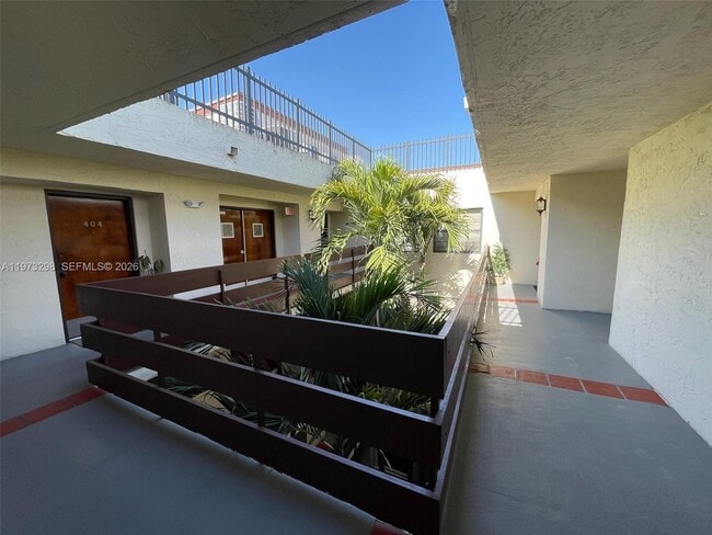 Building Photo - 9010 SW 125th Ave