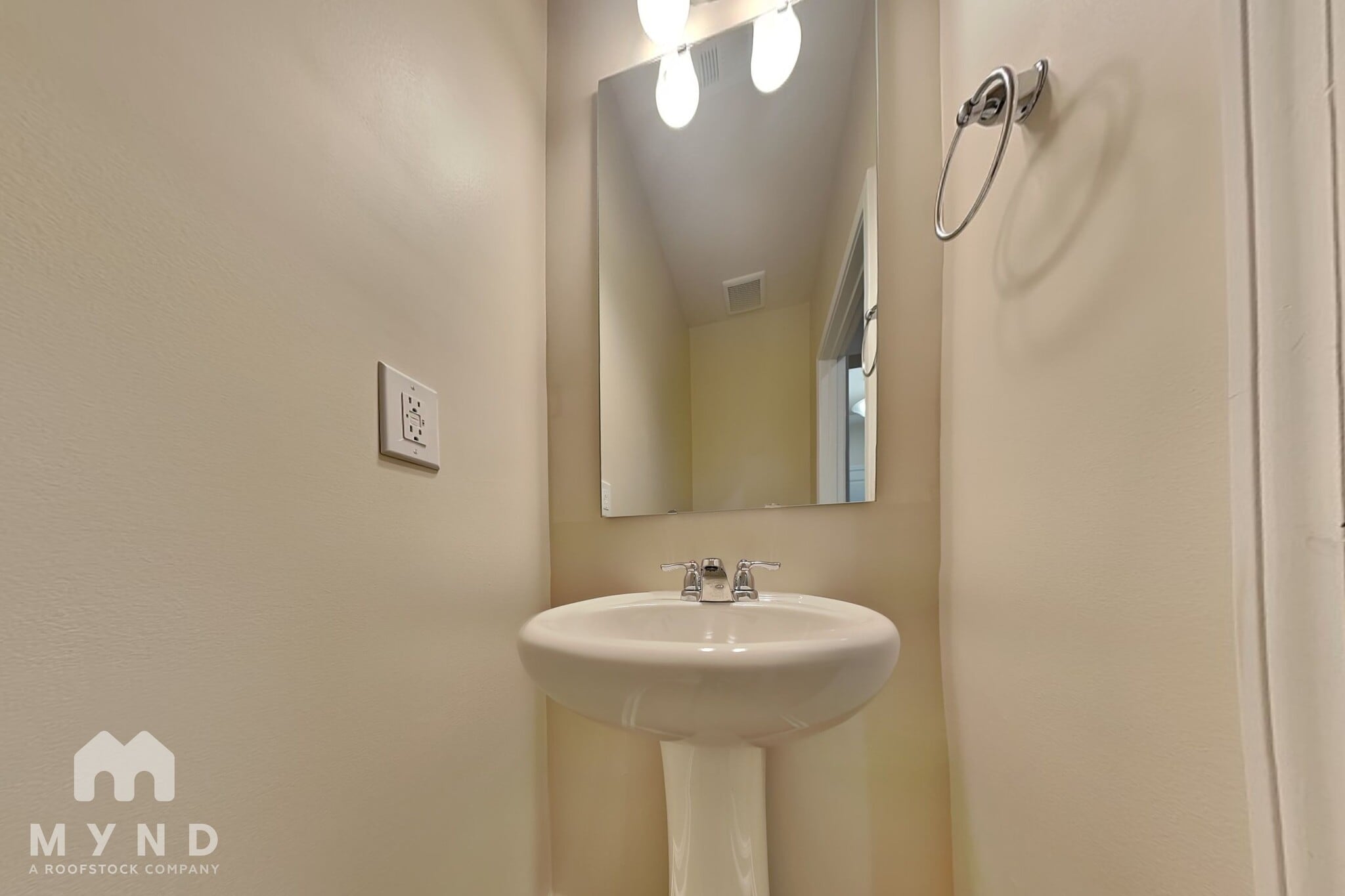 Building Photo - 845 Falls Grove Trl