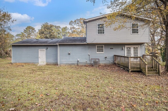 Building Photo - 4 Bedroom 2.5 Bath House