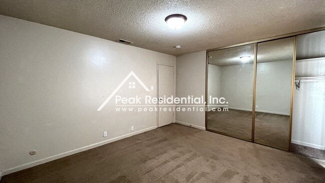 Building Photo - Very Nice Greenhaven 2bd/1ba Condo in Gated Community - Must See
