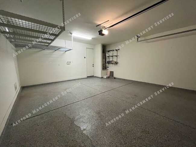 Building Photo - BEAUTIFUL 3 BEDROOM 2 BATHROOM HOME IN PEORIA